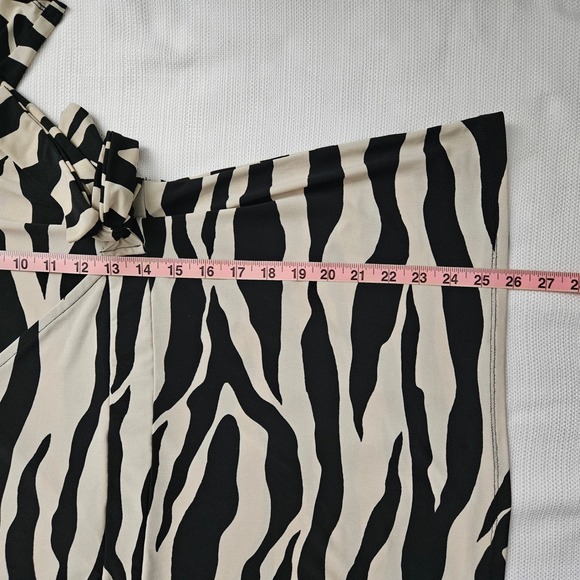 Womens Zebra Print Surplice Side Tie Blouse Tan Black Size Large Stretch - Picture 8 of 9